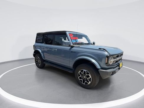 Used 2023 Ford Bronco Outer Banks AWD/4WD image 2