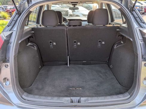 Used 2022 Nissan Kicks S FWD image 13