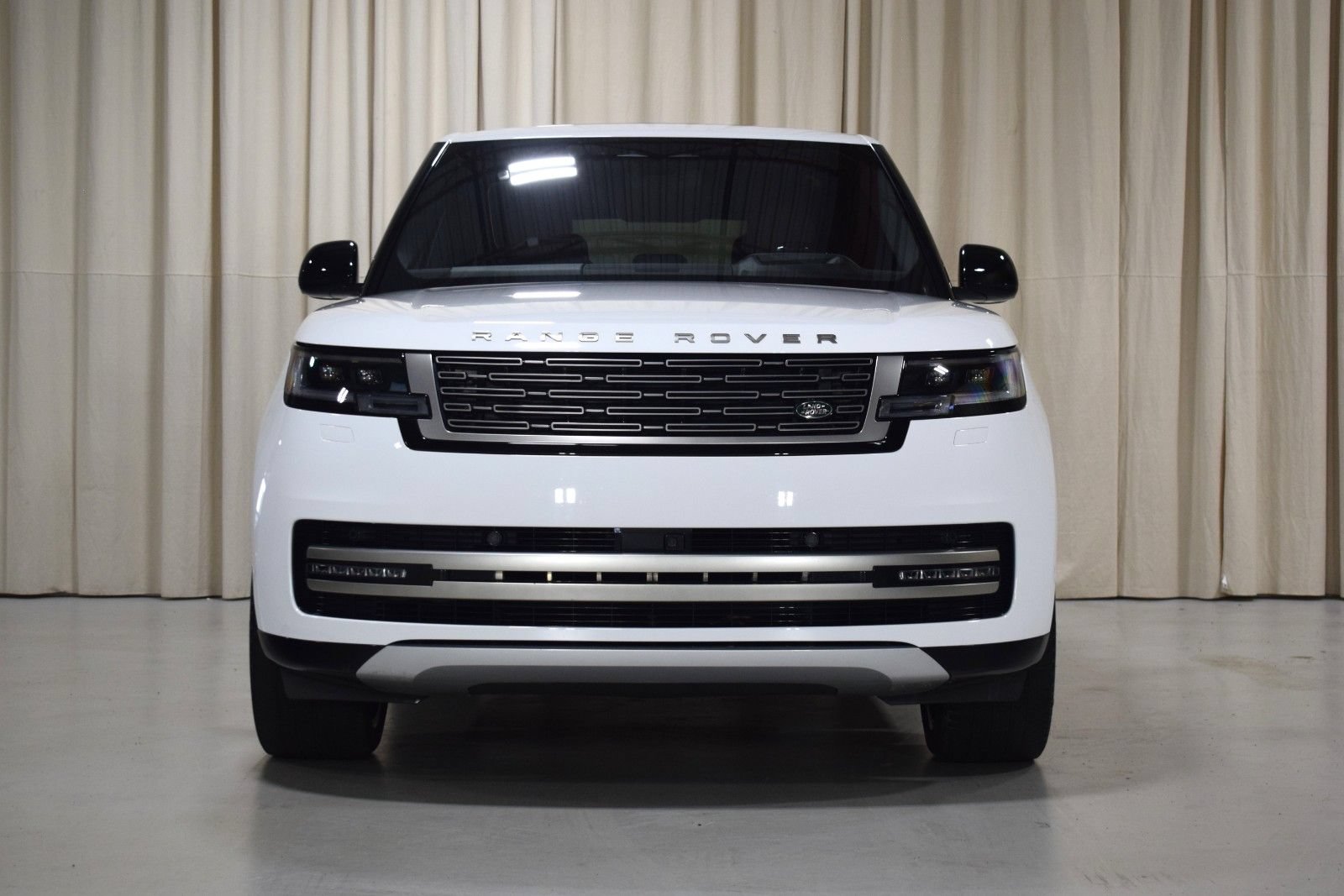 Used 2023 Land Rover Range Rover SE AWD/4WD image 9