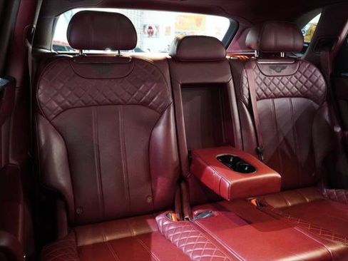 Used 2020 Bentley Bentayga AWD/4WD image 26