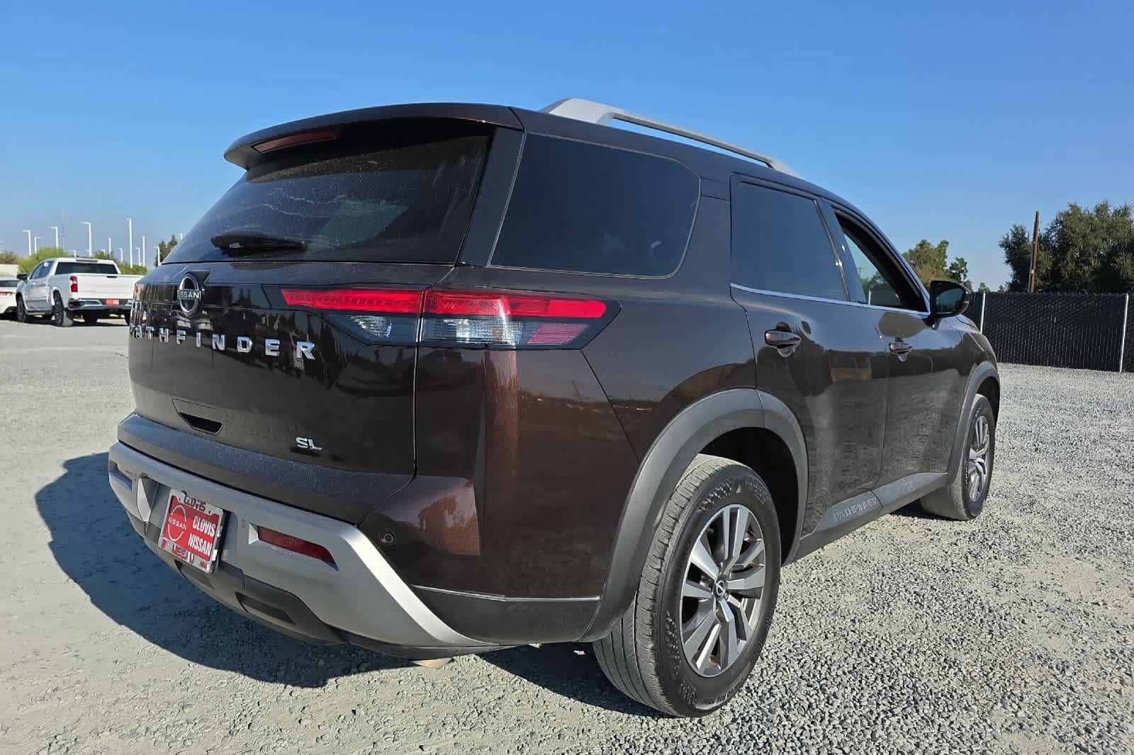 Used 2022 Nissan Pathfinder SL w/ Cargo Package FWD image 3