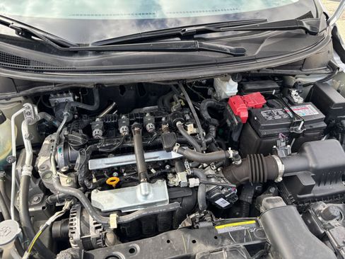Used 2025 Nissan Versa SV FWD image 30
