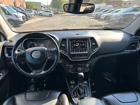 Used 2021 Jeep Cherokee Trailhawk w/ Sun, Sound & Nav Group AWD/4WD image 19