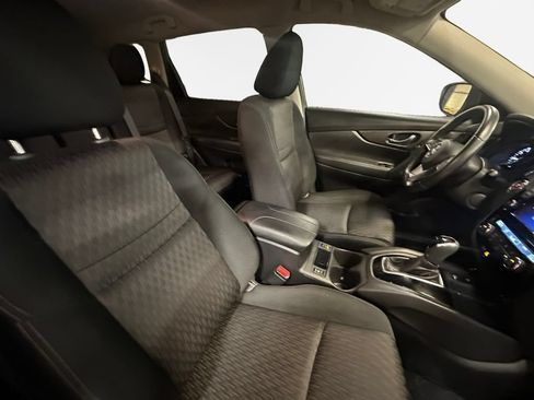 Used 2019 Nissan Rogue SV w/ Premium Package FWD image 27