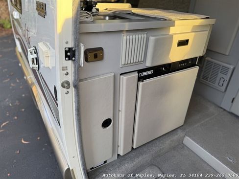 Used 1999 Volkswagen Eurovan FWD image 19