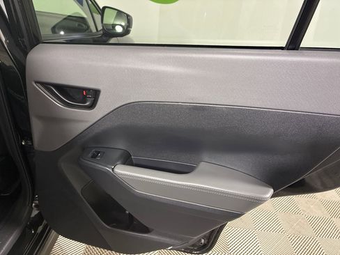 Used 2025 Subaru Crosstrek 2.0i Premium image 29