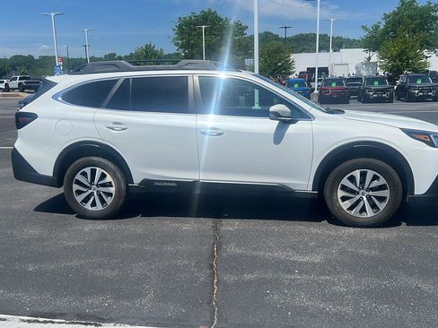 Used 2021 Subaru Outback Premium w/ Popular Package #1 AWD/4WD image 4