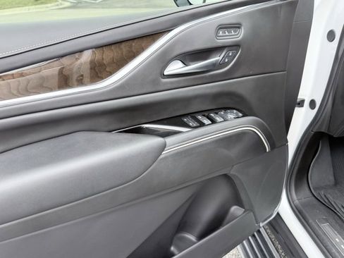 Used 2024 Cadillac Escalade Sport Platinum w/ LPO, ONYX Package image 33