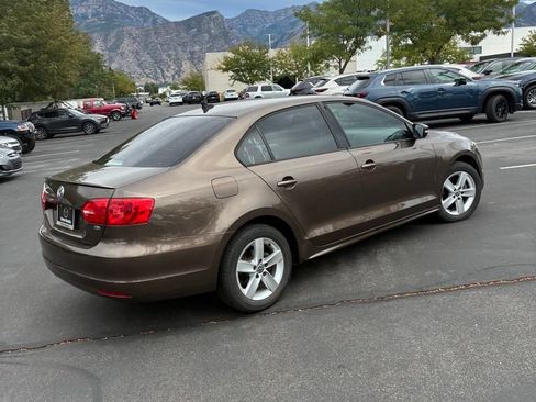 Used 2012 Volkswagen Jetta TDI FWD image 36