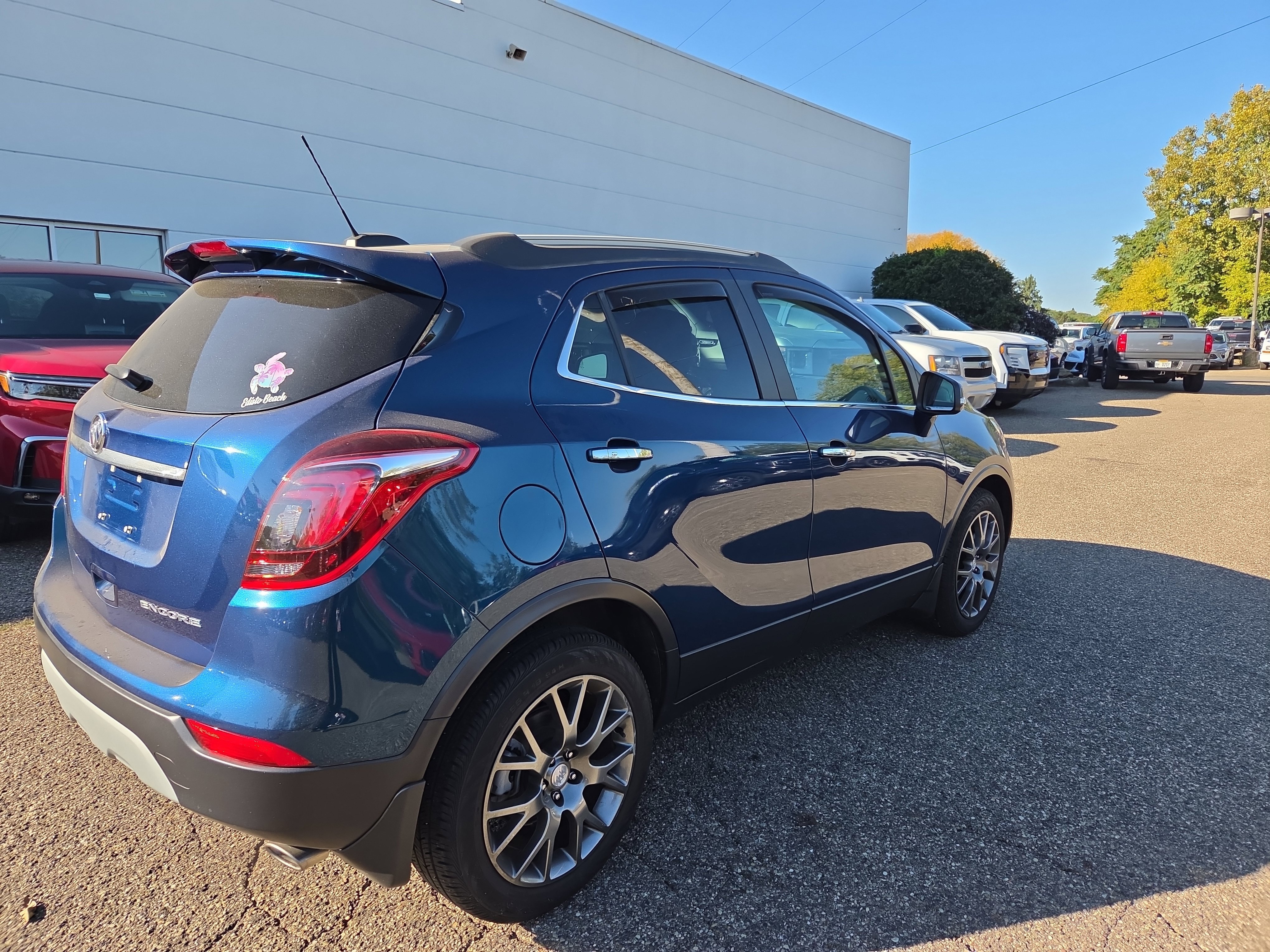 Used 2019 Buick Encore Sport Touring FWD image 4