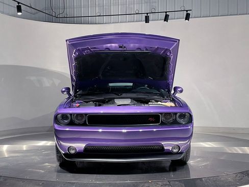 Used 2013 Dodge Challenger R/T image 32