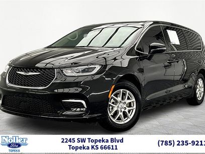 Used 2024 Chrysler Pacifica Touring-L