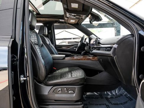 Used 2021 Cadillac Escalade Sport Platinum w/ LPO, ONYX Package AWD/4WD image 39