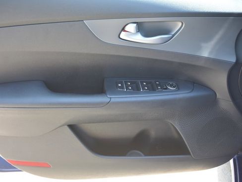 Used 2021 Kia Forte LXS FWD image 11