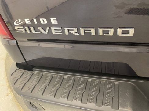 Used 2022 Chevrolet Silverado 1500 ZR2 w/ Technology Package image 32