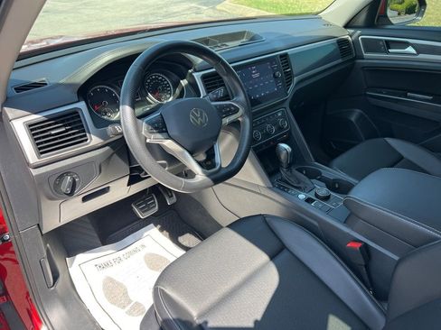 Certified 2021 Volkswagen Atlas SE w/ Panoramic Sunroof Package AWD/4WD image 16