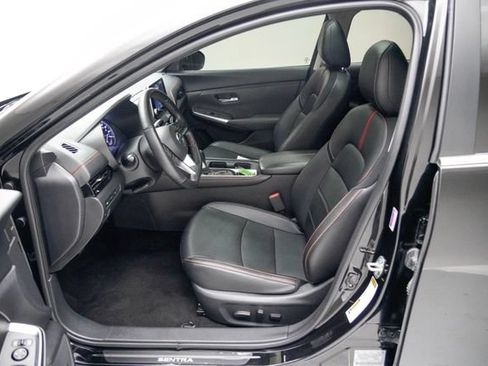Used 2023 Nissan Sentra SR w/ SR Premium Package FWD image 14