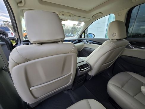 Used 2024 Cadillac XT6 Premium Luxury w/ Technology Package image 18