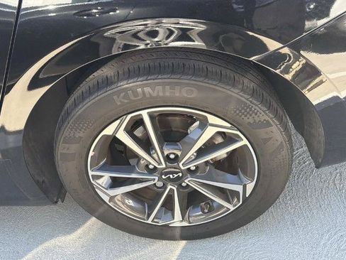 Used 2024 Kia Forte LXS FWD image 14