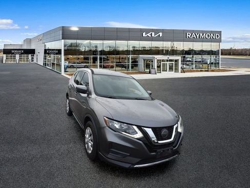 Used 2018 Nissan Rogue S FWD image 9