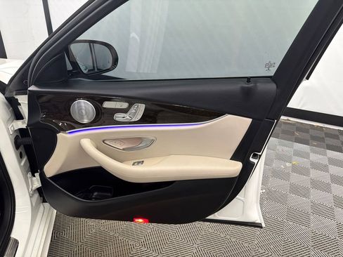 Used 2019 Mercedes-Benz E 300 4MATIC image 16