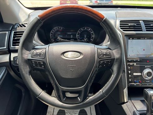 Used 2018 Ford Explorer Platinum AWD/4WD image 13