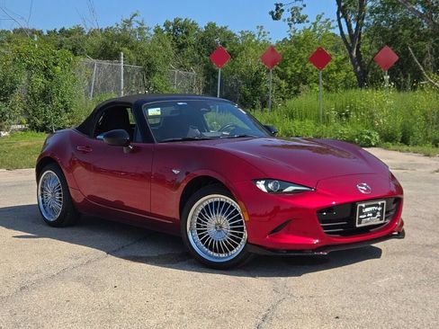 Used 2024 MAZDA MX-5 Miata Club w/ Interior Package RWD image 26