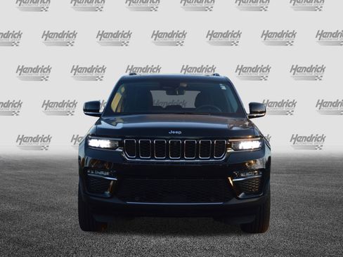 Used 2023 Jeep Grand Cherokee Limited w/ Luxury Tech Group II image 6