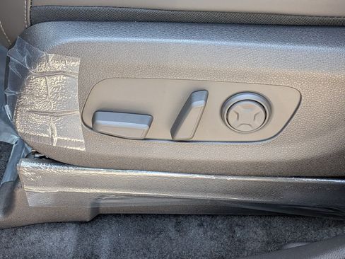New 2026 Kia Carnival LXS FWD image 15