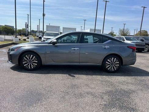 Used 2023 Nissan Altima 2.5 SV image 6