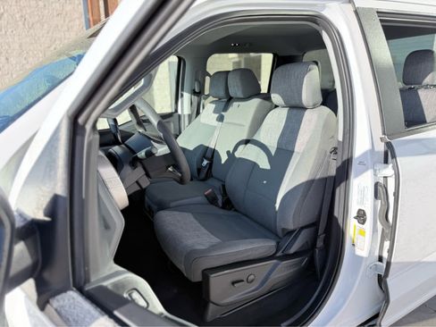 Used 2023 Ford F150 XLT image 4