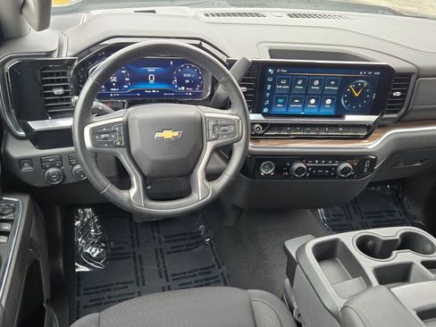 Used 2024 Chevrolet Silverado 1500 LT image 16