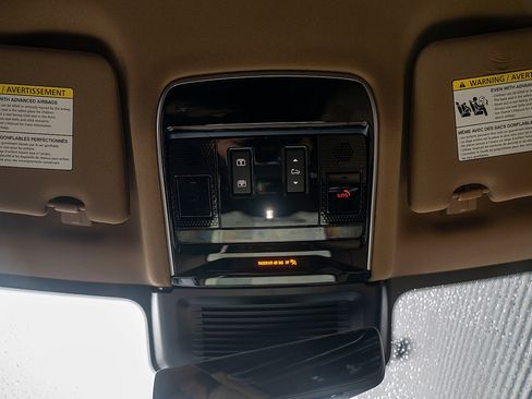 Used 2025 Land Rover Range Rover Sport Autobiography image 10