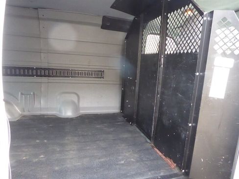 Used 2014 Ford E-250 and Econoline 250 Extended image 25
