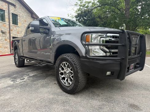 Used 2021 Ford F250 Lariat w/ FX4 Off-Road Package AWD/4WD image 3