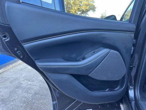 Used 2022 Ford Mustang Mach-E Select image 21