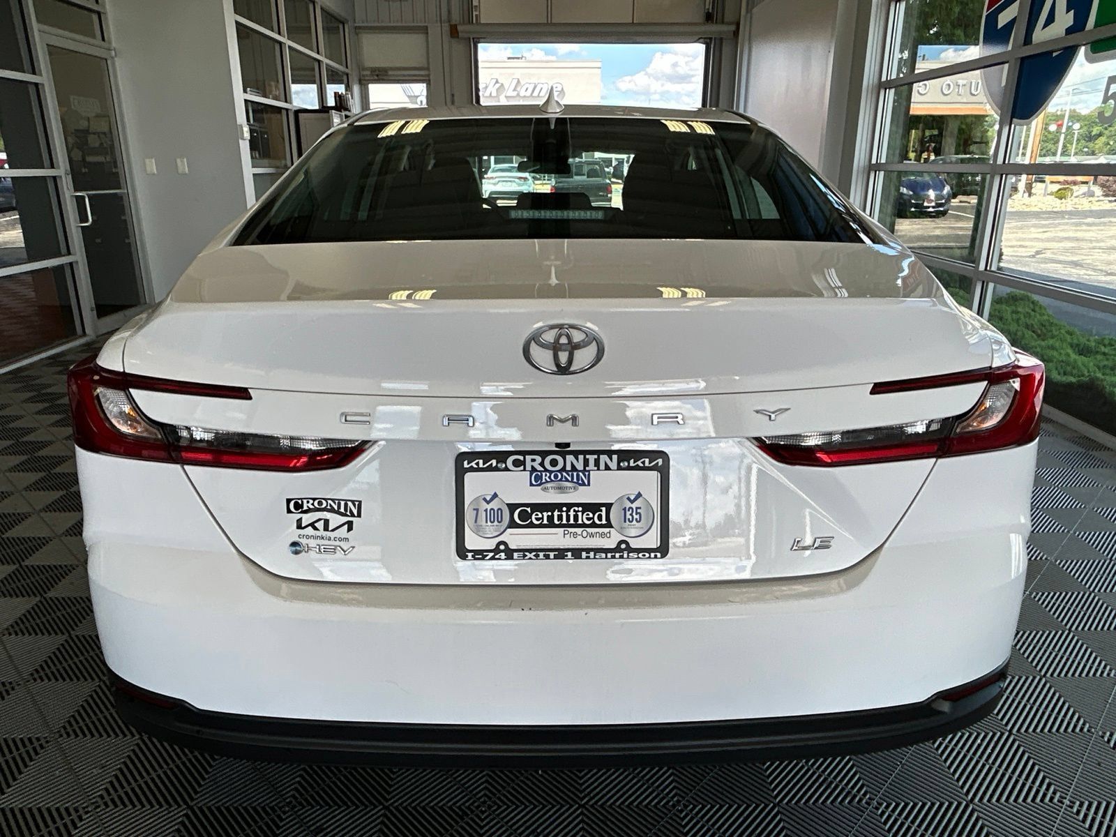Used 2025 Toyota Camry LE FWD image 5