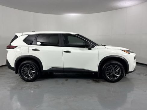 Used 2023 Nissan Rogue S FWD image 35