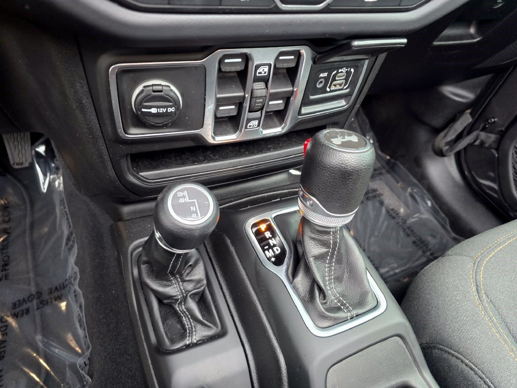 Used 2026 Jeep Wrangler Unlimited Sahara AWD/4WD image 26