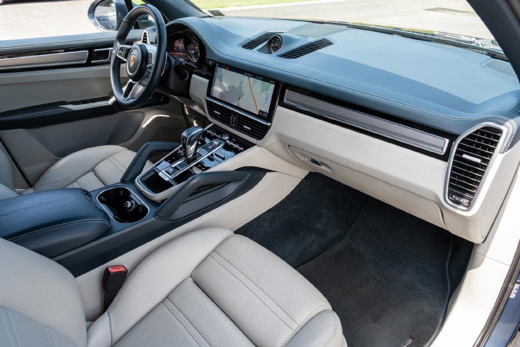 Used 2020 Porsche Cayenne S w/ Premium Package AWD/4WD image 32
