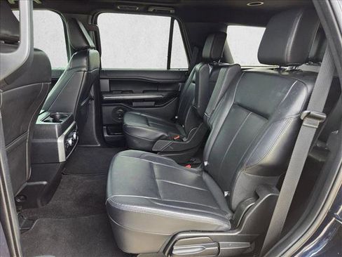 Used 2021 Ford Expedition XLT image 19
