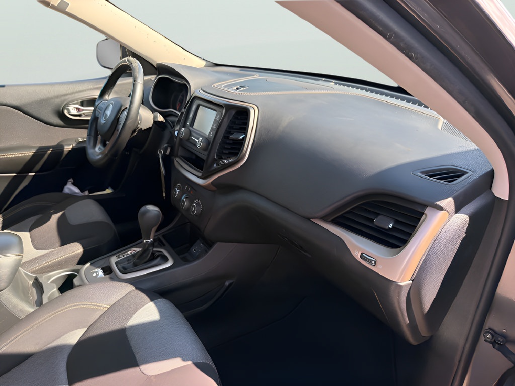 Used 2016 Jeep Cherokee Sport FWD image 38