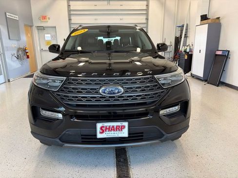 Used 2024 Ford Explorer XLT w/ Equipment Group 202A AWD/4WD image 5