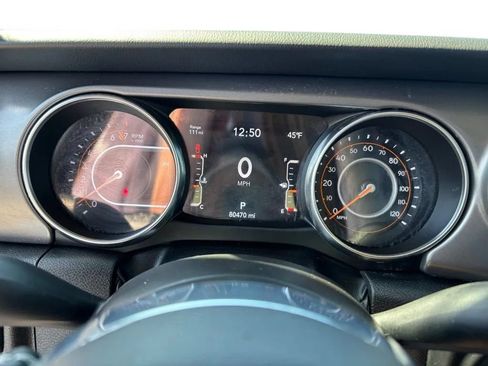 Used 2023 Jeep Gladiator Rubicon w/ Cold Weather Group AWD/4WD image 15