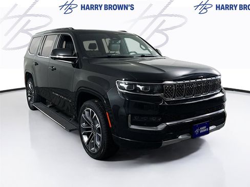 Used 2022 Jeep Grand Wagoneer Series III AWD/4WD image 29