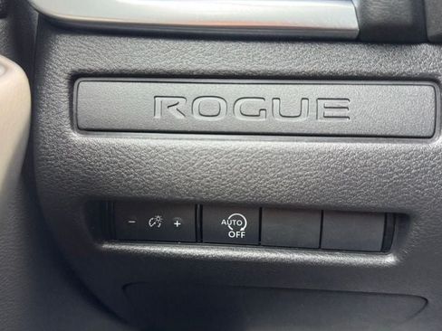 Used 2023 Nissan Rogue S AWD/4WD image 21