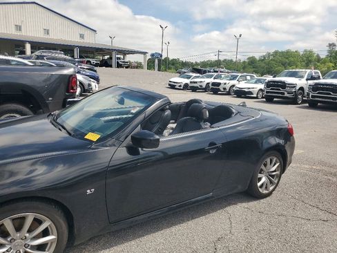 Used 2015 INFINITI Q60 Convertible w/ Premium Package RWD image 10