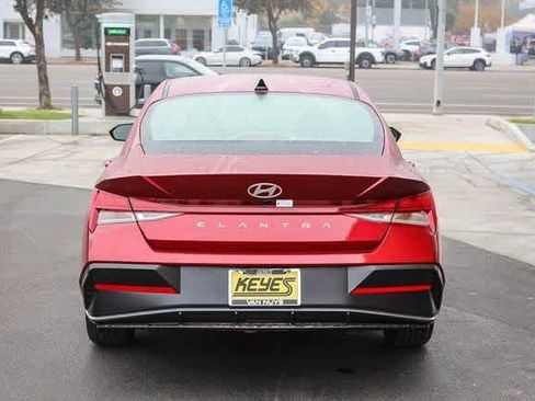 Certified 2025 Hyundai Elantra SEL FWD image 6