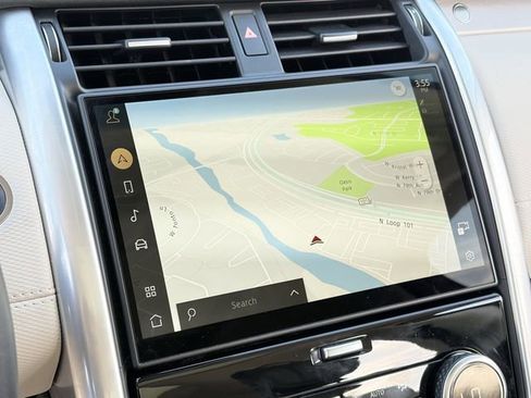 Used 2025 Land Rover Discovery Dynamic SE image 14