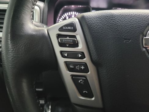 Used 2018 Nissan Titan SV w/ SV Convenience Package AWD/4WD image 28